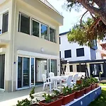 Plaj Villa *